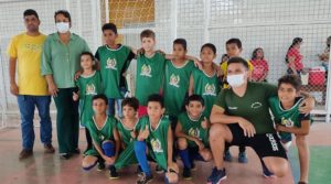 Hoje foi dia inter-classe com os alunos de Monte Santo e Campina Verde, gincanas, jogos e muita diversão marcou a tarde no ginásio de esportes na nossa cidade, a Prefeita Enfermeira Nezita, Secretários e Servidores fizeram questão de participar das brincadeiras e interagir com os Estudantes.