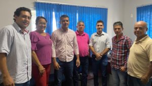 A Prefeita de Monte Santo do Tocantins Enfermeira Nezita ao lado dos Prefeitos Isaías Piagem de Marianopolis e Big Jhow de Cristalandia, estiveram na Regional da Ageto em Paraíso. Os Prefeitos fizeram questão de agradecer a atenção do Coordenador Fabricio Corrêa nas assistências das demandas em todos Municípios do Vale do Araguaia.