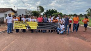 A  Prefeitura de Monte Santo do Tocantins através da Secretaria Municipal  de Saúde realizou na manhã de hoje uma ação de conscientização no  trânsito. As ações foi realizada em Monte Santo e no distrito de Campina Verde.