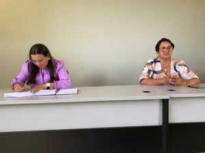 A Prefeita Municipal  Enfermeira Nezita, acompanhada da Secretária Carla Patrícia, estiveram  reunidas com administrativo, coordenação e direção da SEMEC, alinhando o  retorno das atividades escolares do Município.