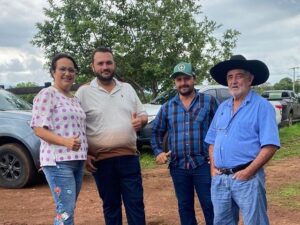 A Prefeita de Monte Santo do Tocantins Enfermeira Nezita, participou no dia de hoje da abertura oficial da II etapa da campanha de vacinação contra a febre da aftosa em Miranorte.