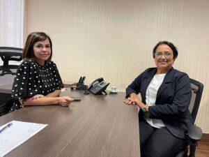 A Prefeita Municipal de Monte Santo Enfermeira Nezita esteve na tarde de hoje em visita institucional à Senadora eleita Professora Dorinha. Em Brasília, a gestora está participando de reuniões com parlamentares em busca de apoio e recursos para o desenvolvimento do Município.