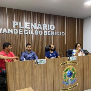 A Prefeitura de Monte Santo do Tocantins através da Secretaria Municipal de Saúde em Parceria com a Camara Municipal realizou na noite de ontem no Distrito de Campina Verde atendimentos com médico Urologista.