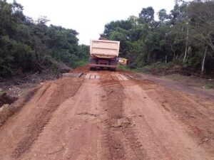 Com o compromisso de melhorar a qualidade e garantir acesso com segurança nas estradas Vicinais, a Prefeitura de Monte Santo do Tocantins através das Secretarias de infraestrutura, obras e Transportes tem se empenhado desde o início da gestão na construção de pontes, bueiros, mata-burros e recuperação das estradas do nosso Município.