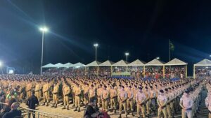 A Prefeita Municipal de Monte Santo do Tocantins Enfermeira Nezita, participou na noite desta quinta 19 da formatura de mais de 900 policiais militares que estão vindo para reforçar a segurança do nosso Estado.