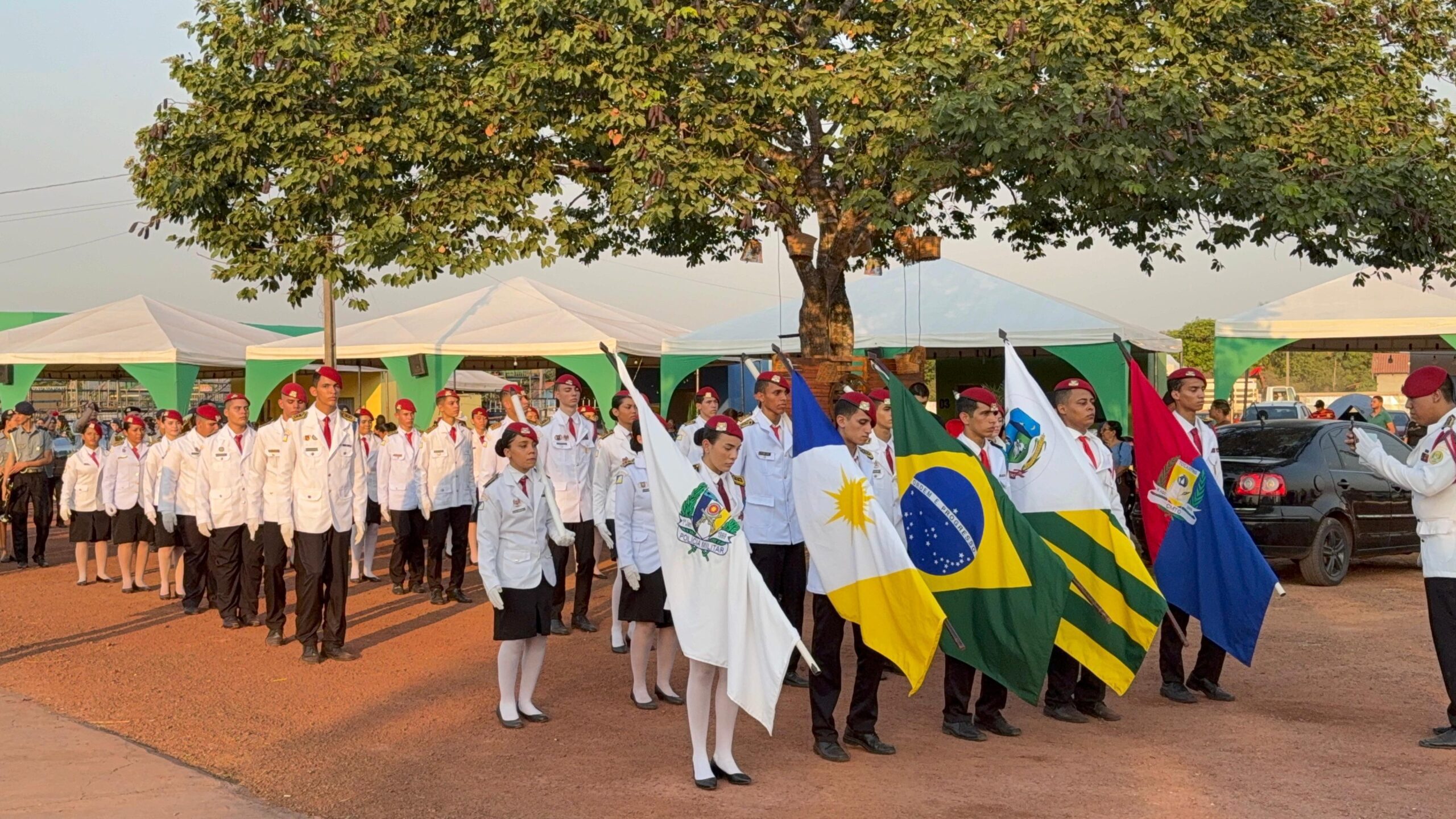 Prefeitura de Monte Santo do Tocantins realiza desfile cívico em comemoração aos 28 anos do município.